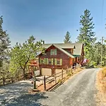 Mountain Bliss Chalet With Great Views!