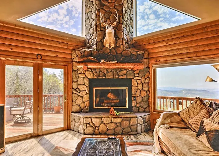 Mountain Bliss Chalet With Great Views!