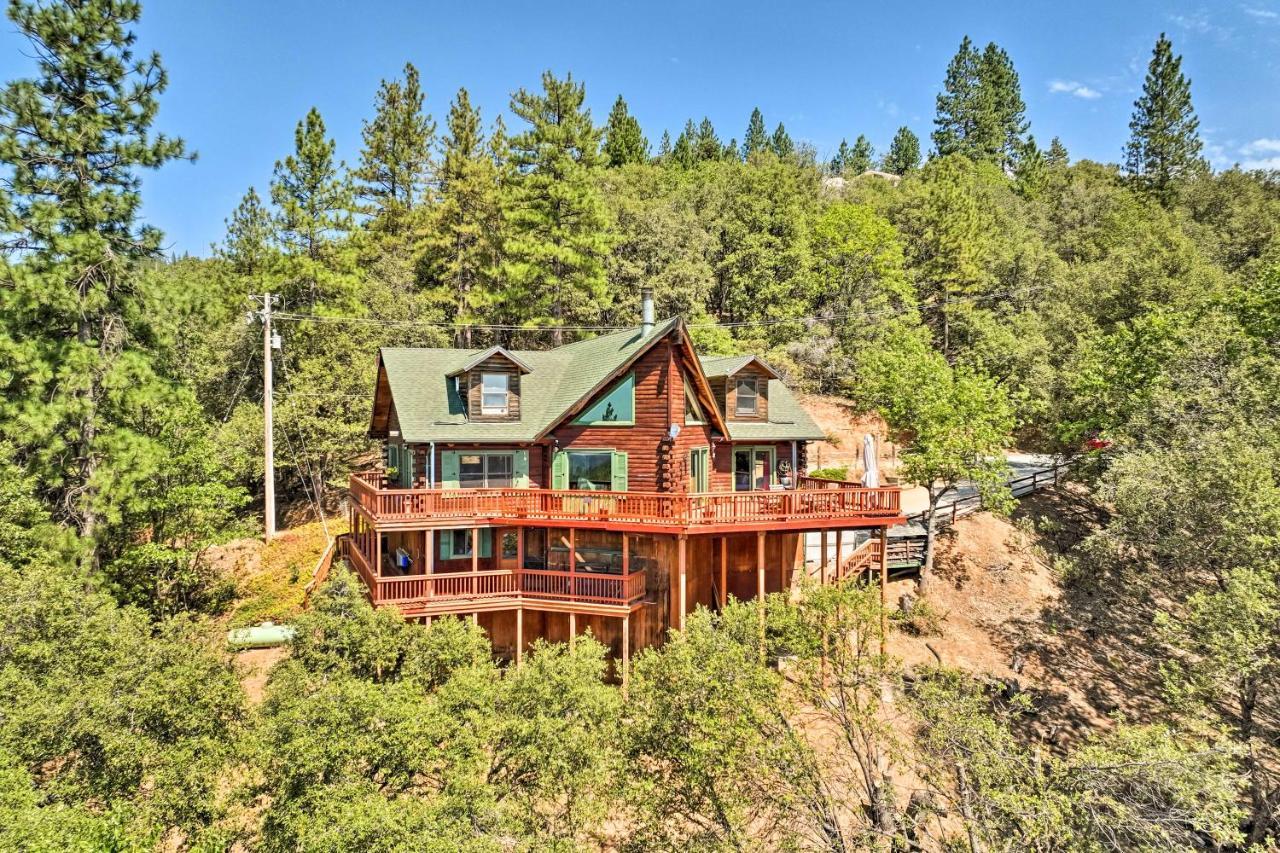 Chalet Mountain Bliss With Great Views!