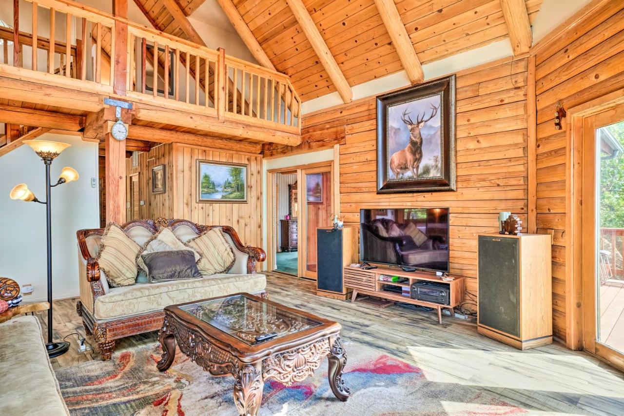 Mountain Bliss With Great Views!